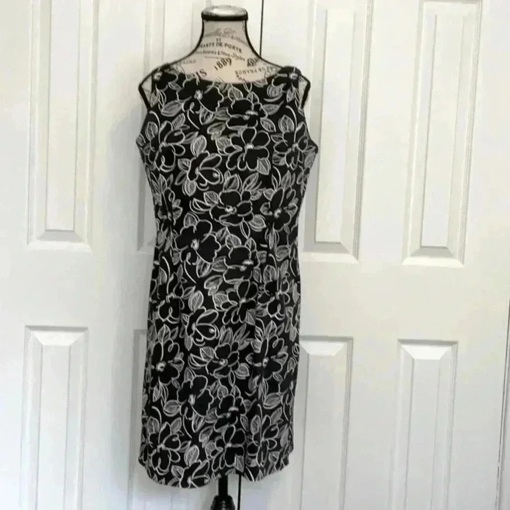 Nomadic Traders Sleeveless Dress in  Size 8